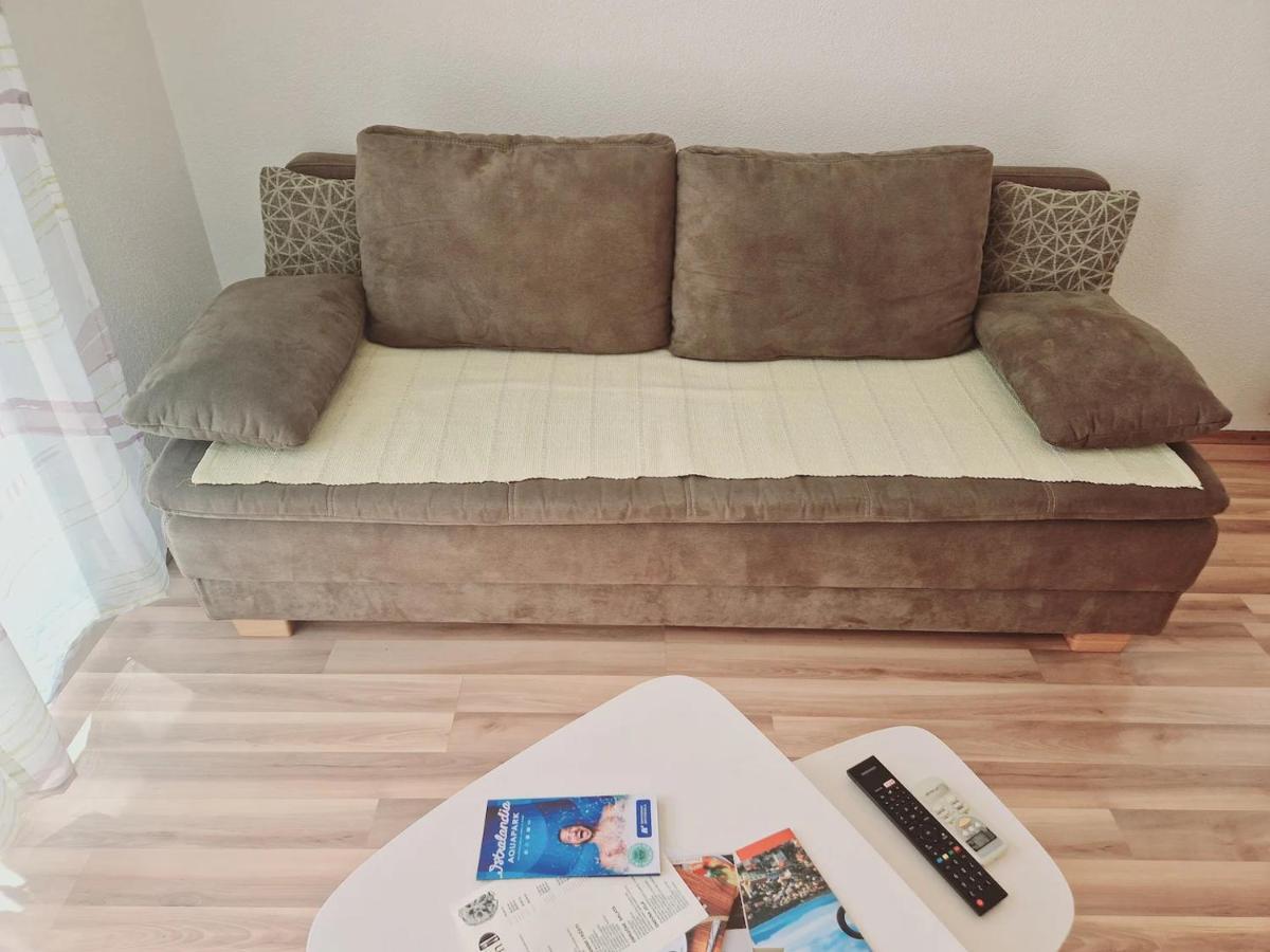 Apartments In Rijeka, Free Parking And Large Terrace, 15Min Drive From The Beach Bagian luar foto