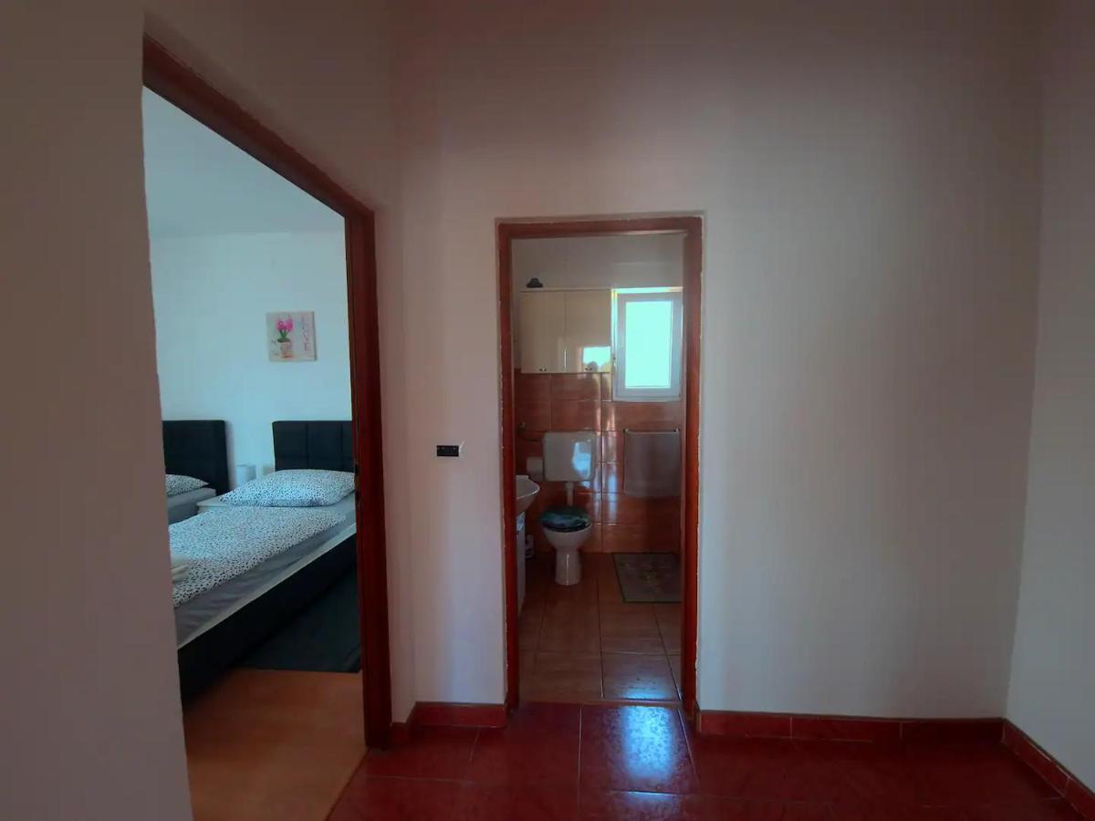 Apartments In Rijeka, Free Parking And Large Terrace, 15Min Drive From The Beach Bagian luar foto