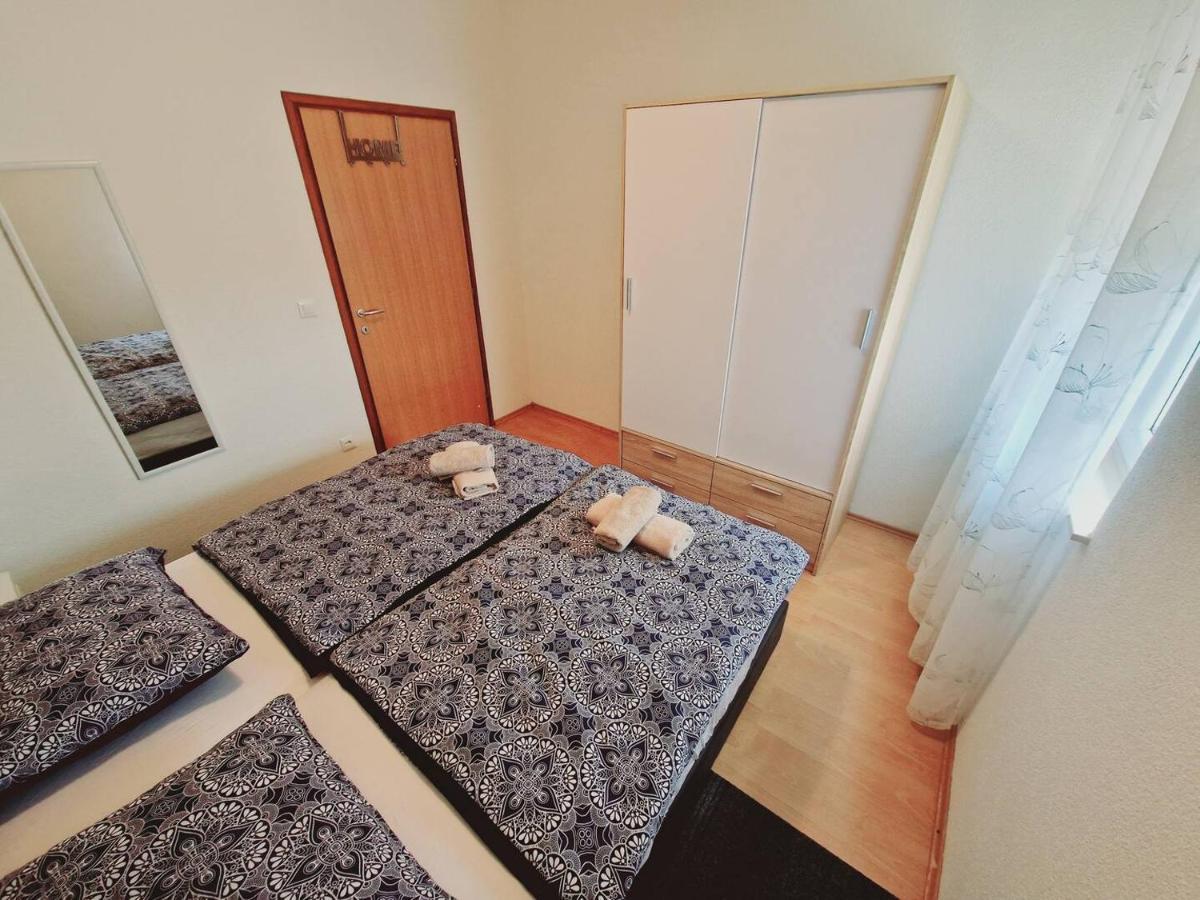 Apartments In Rijeka, Free Parking And Large Terrace, 15Min Drive From The Beach Bagian luar foto