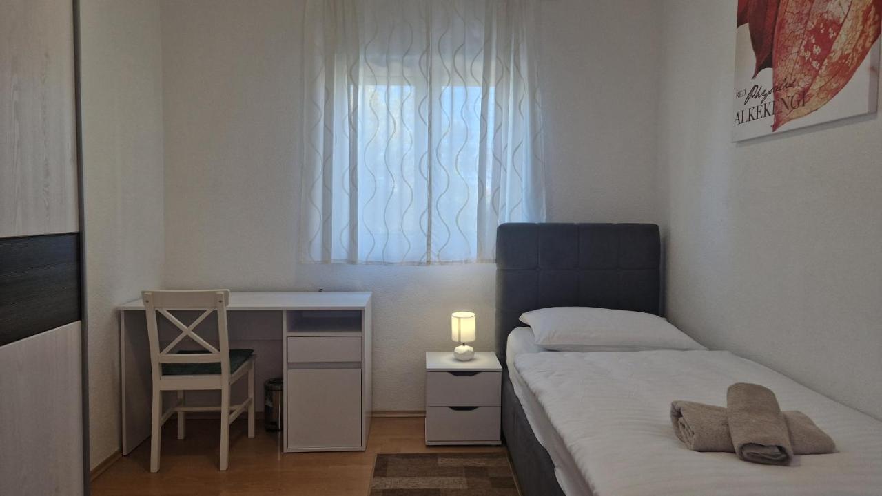 Apartments In Rijeka, Free Parking And Large Terrace, 15Min Drive From The Beach Bagian luar foto